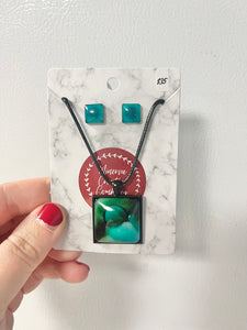 Green squares stud earrings and necklace set