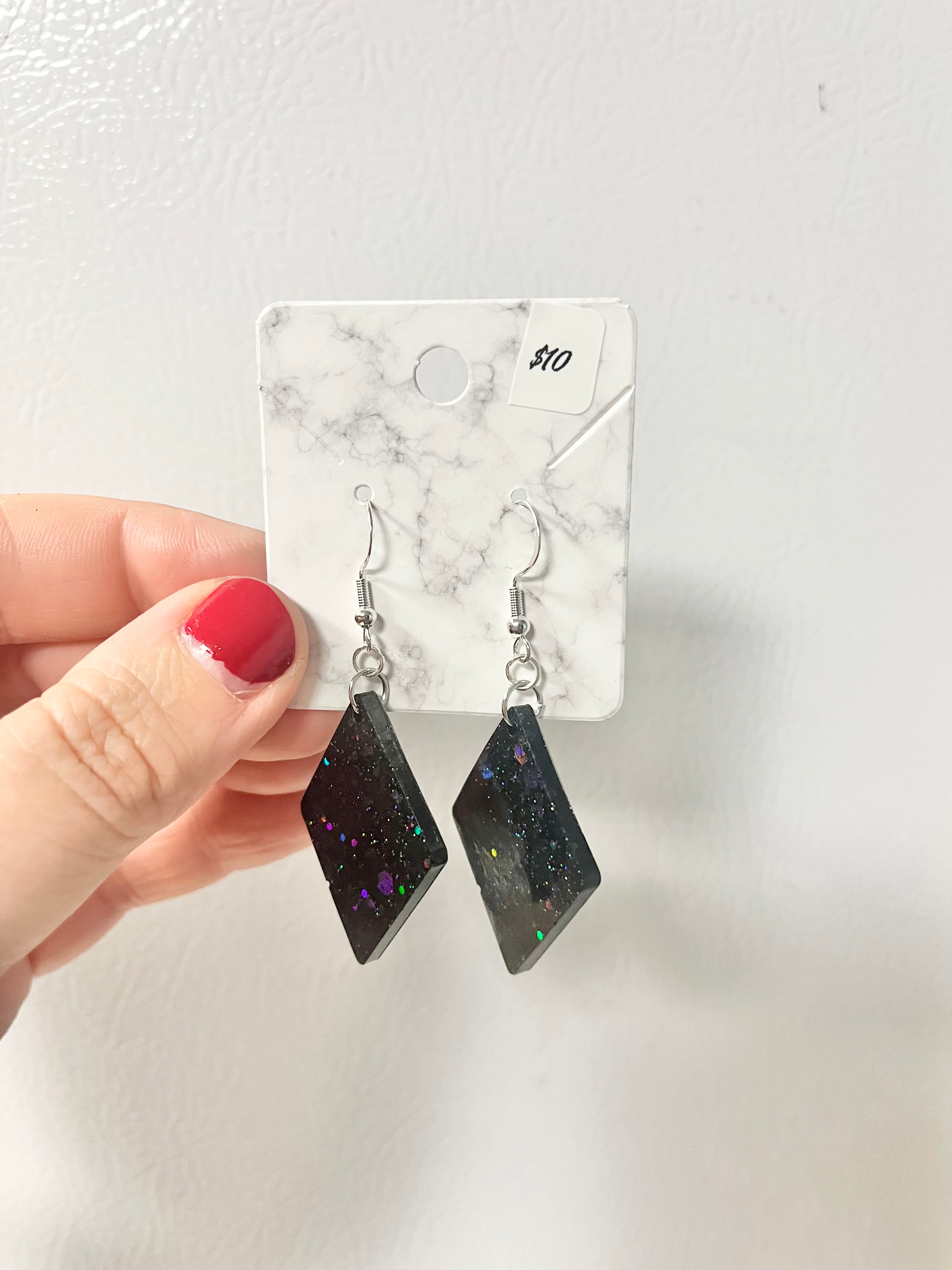 Black holographic glitter diamond-shaped earrings